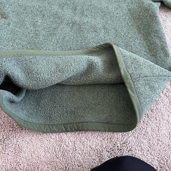 Men’s green 1/4 zip fleece North Face pullover. - Picture 5 of 5